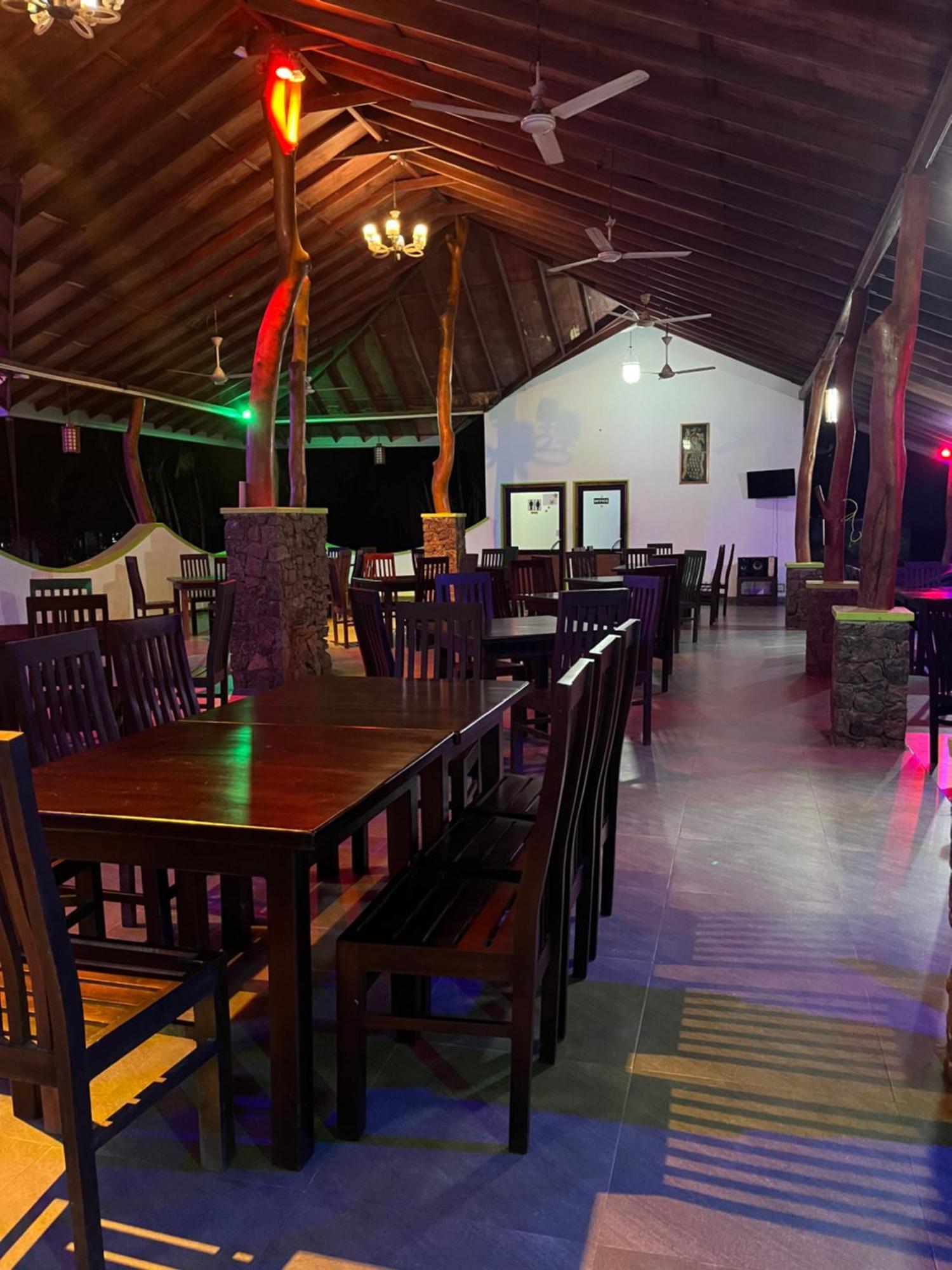 Royal Green Garden - Puttalam Buitenkant foto