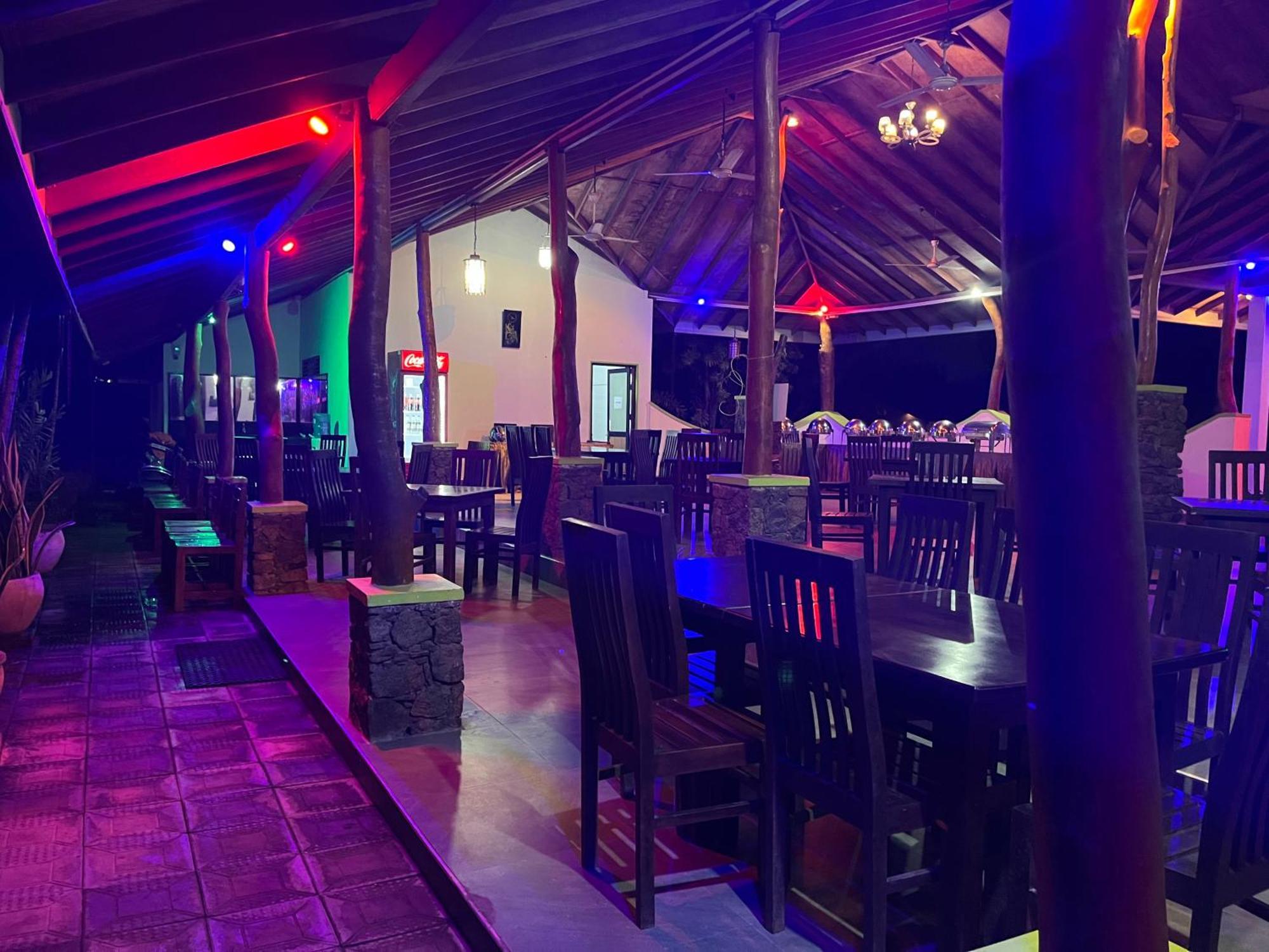 Royal Green Garden - Puttalam Buitenkant foto