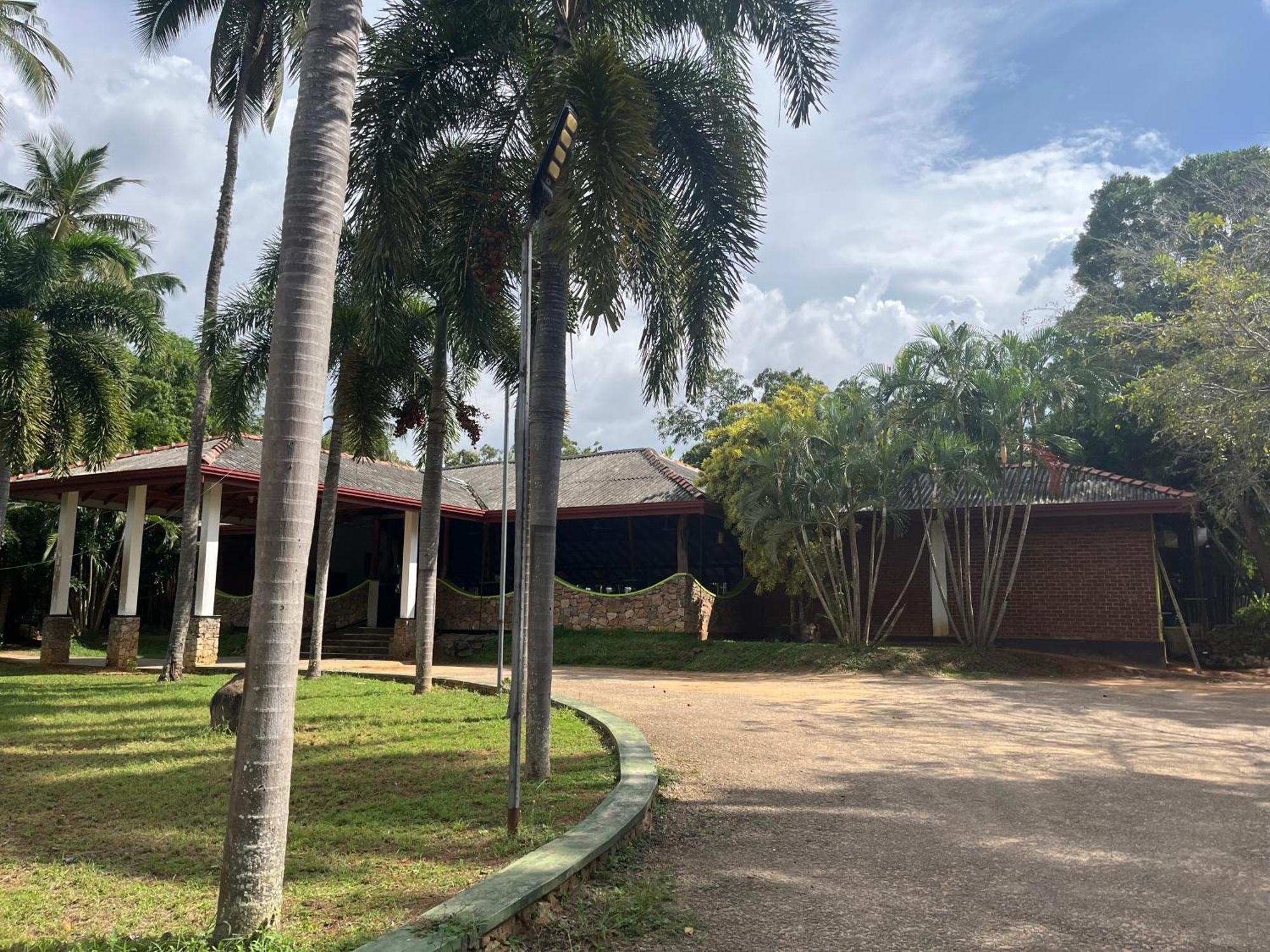 Royal Green Garden - Puttalam Buitenkant foto